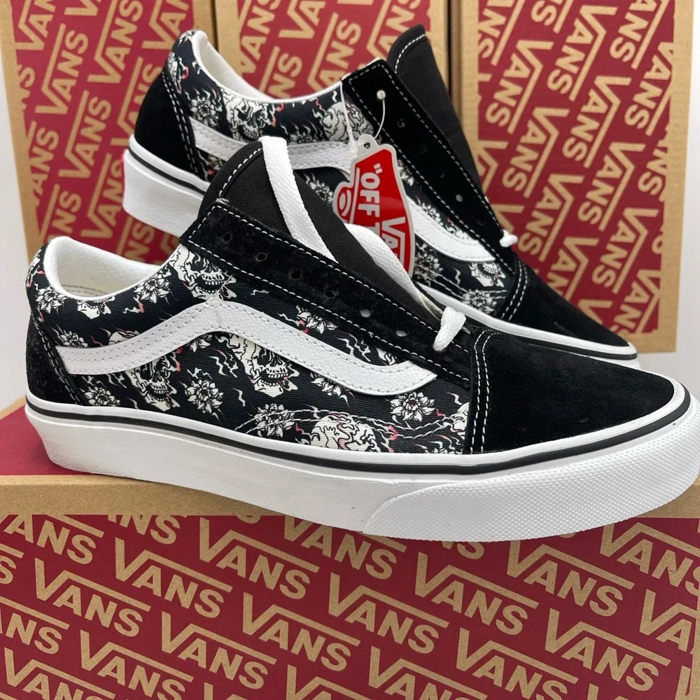 Vans Men’s Old Skool
(Flash Skulls)Multi/True White Sneakers 
VN0A38G118C - Picture 5 of 16